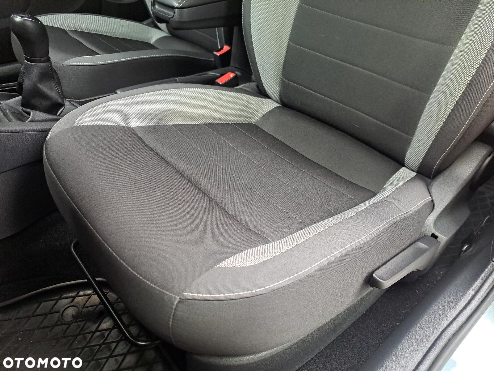 Skoda RAPID 1.2 TSI Ambition - 15