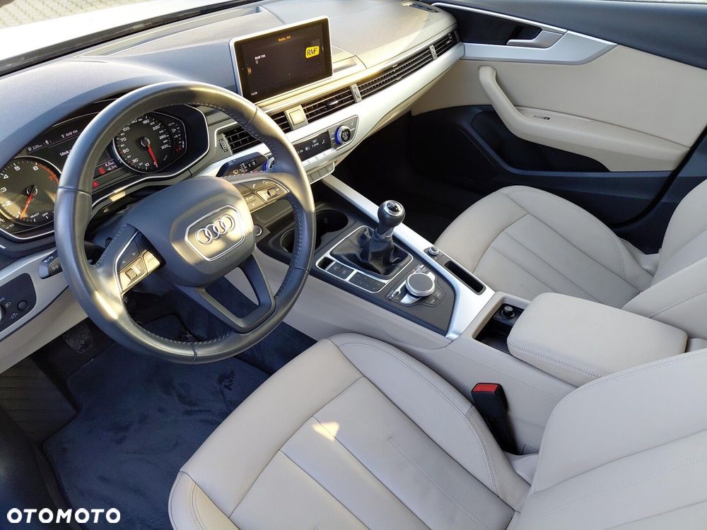 Audi A4 Limousine - 16