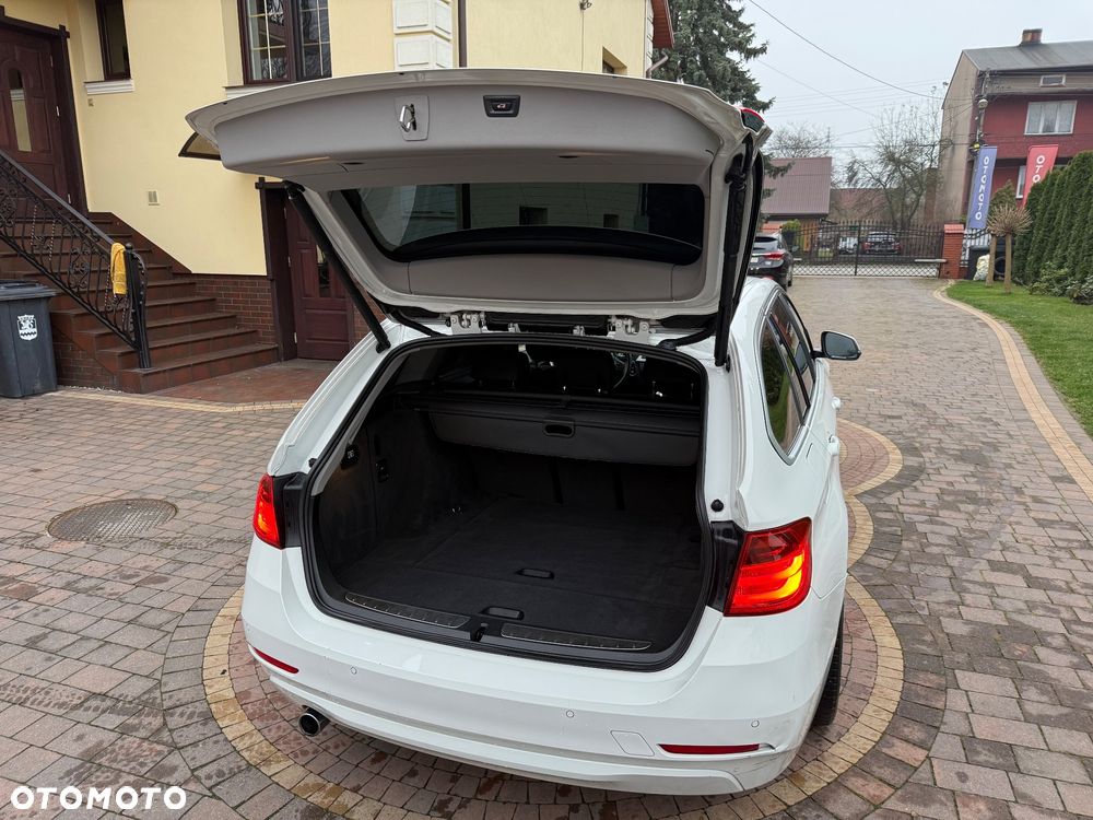 BMW Seria 3 320d Efficient Dynamics Edition - 35