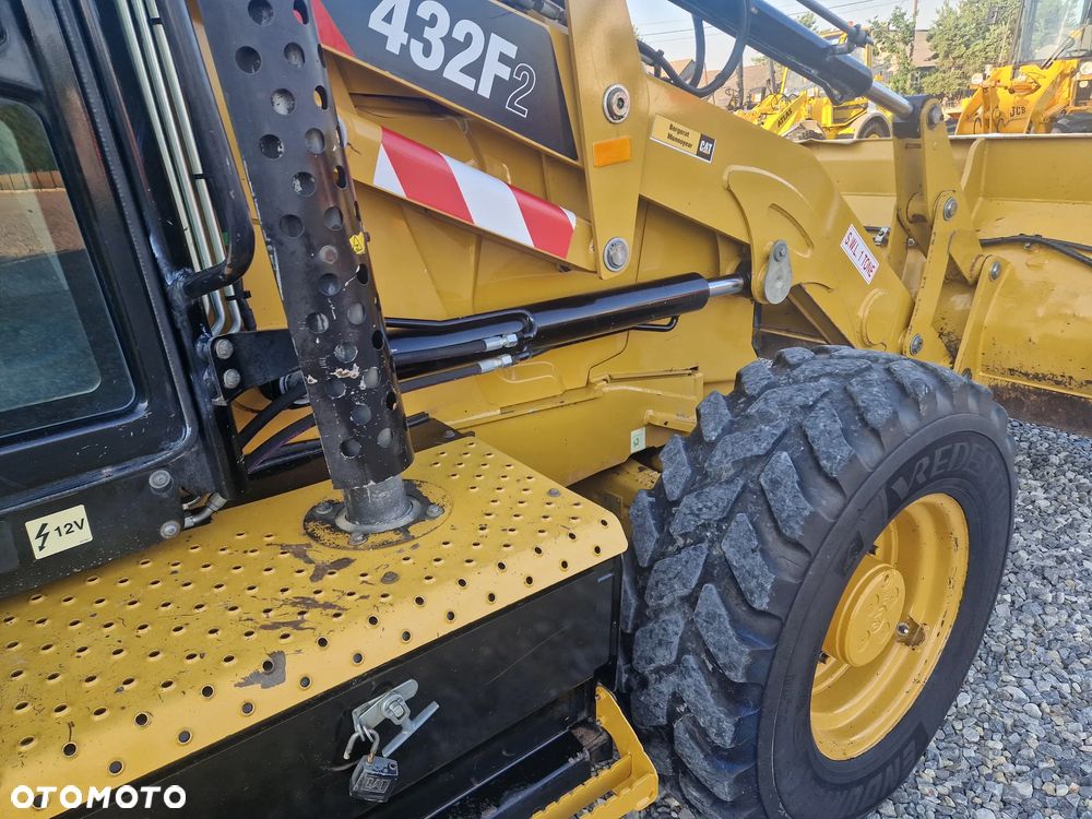 Caterpillar 432F2 - 12
