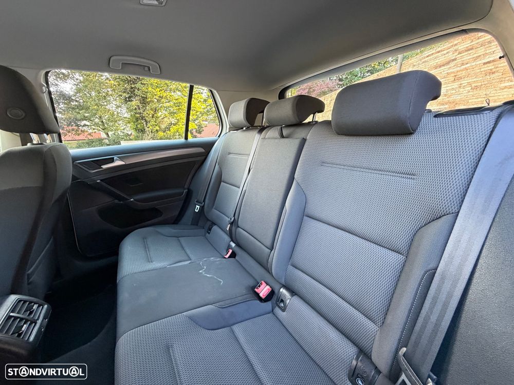VW Golf 1.6 TDi BlueMotion Comfortline - 10