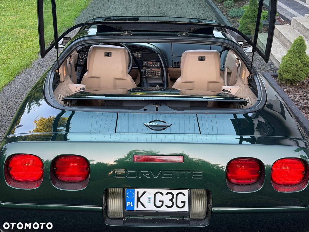 Chevrolet Corvette - 15