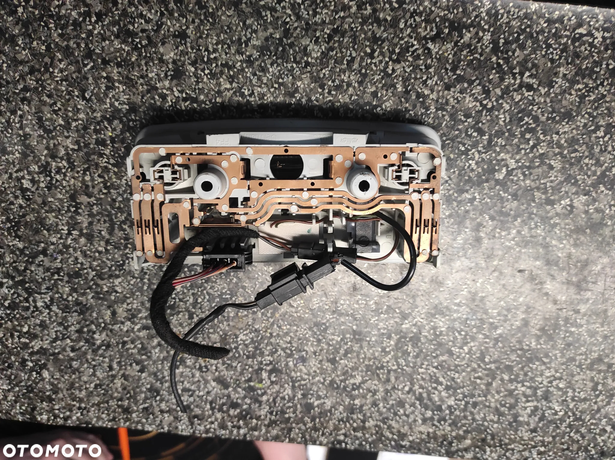 LAMPKA PODSUFITKI OŚWIETLENIE KABINY AIRBAG 1U0 VW GOLF PASSAT BORA AUDI A3 SEAT LEON TOLEDO CORDOBA SKODA FABIA OCTAVIA WYSYŁKA !!!!! - 3