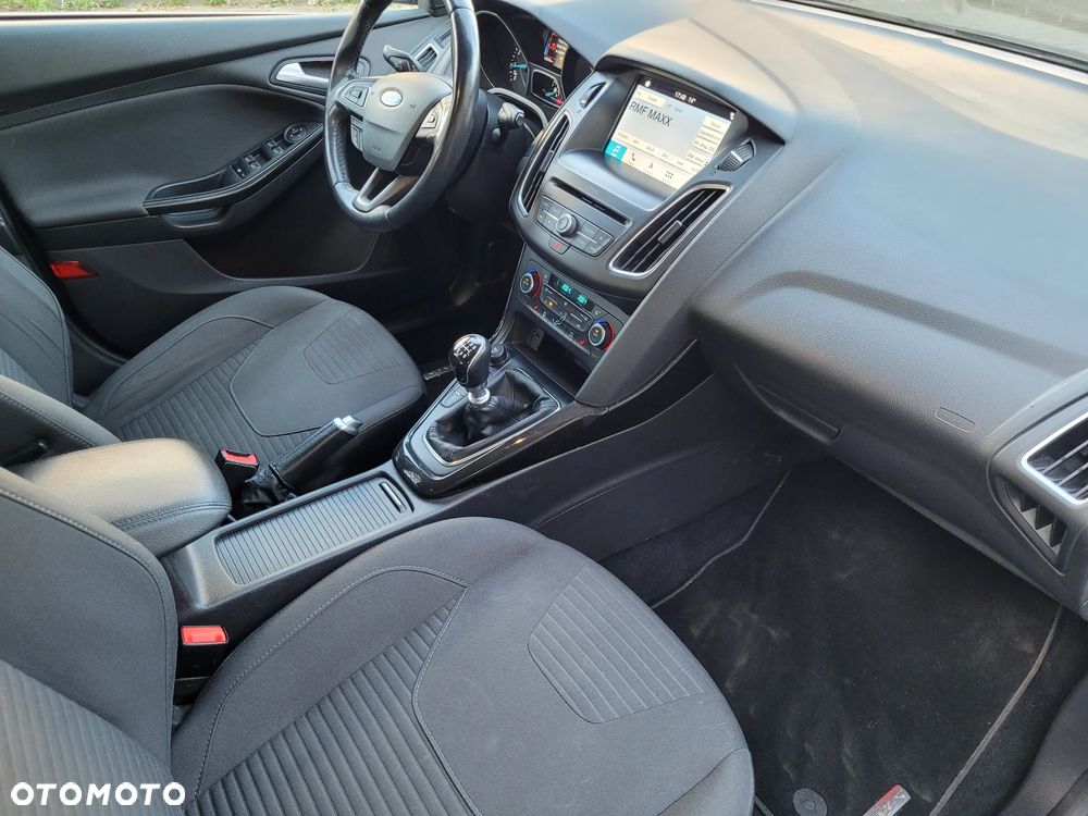 Ford Focus 1.0 EcoBoost STart-Stopp-System TITANIUM - 12