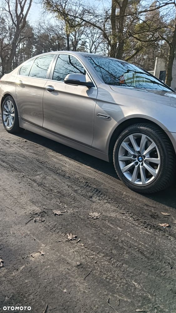 BMW Seria 5 525d xDrive - 6