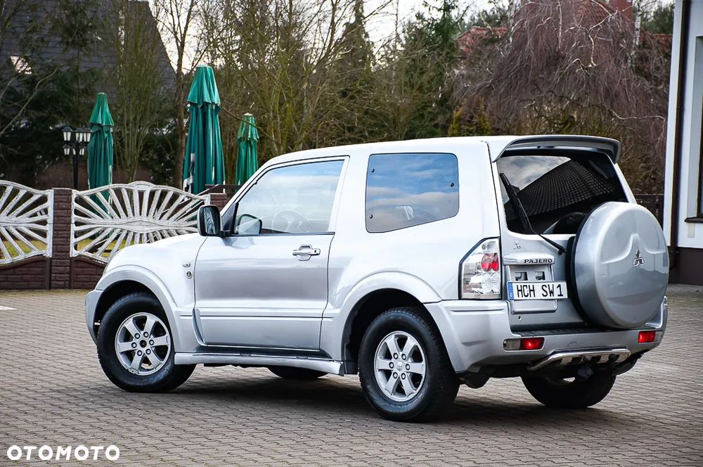 Mitsubishi Pajero 3.2 DI-D Automatik Dakar - 26