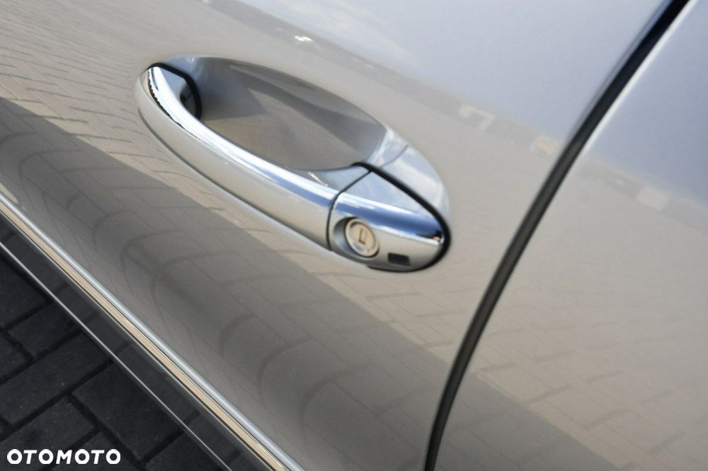 Mercedes-Benz Klasa E - 26