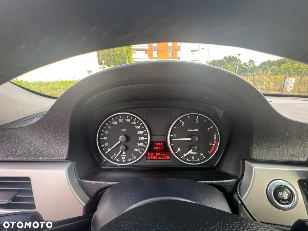 BMW Seria 3 318d - 10