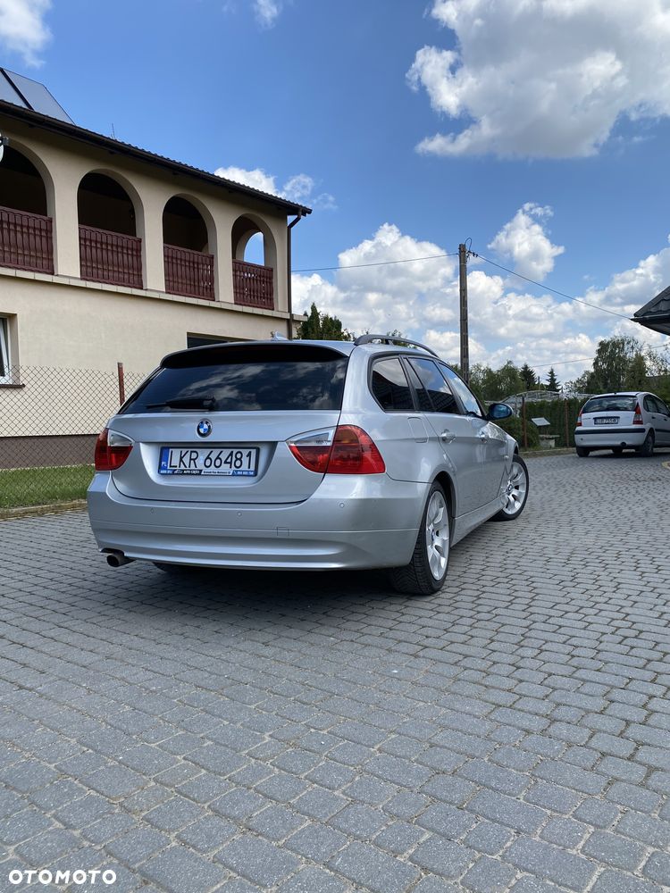 BMW Seria 3 318i - 4