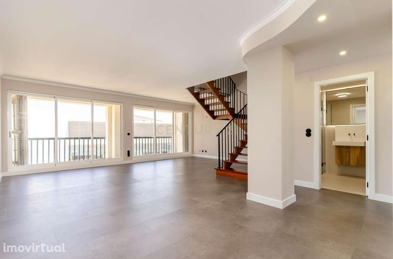 Magnífico T3 Duplex junto a praia de Sesimbra - Grande imagem: 3/56