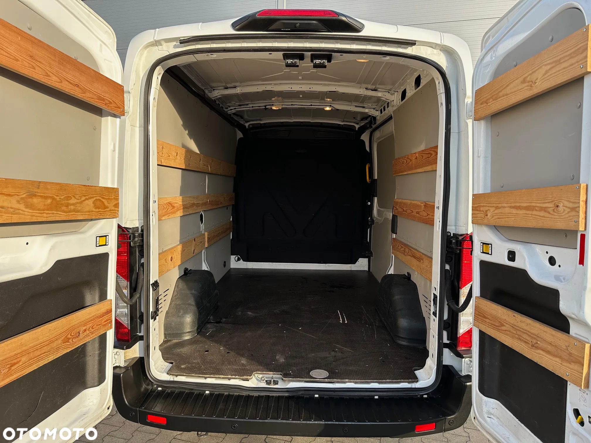 Ford Transit - 11
