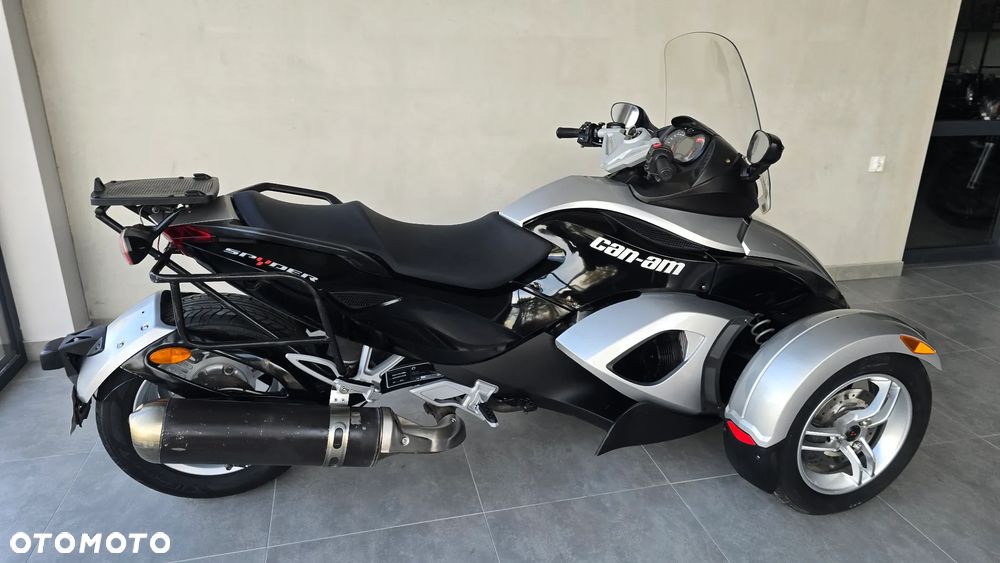 Can-Am Spyder - 20