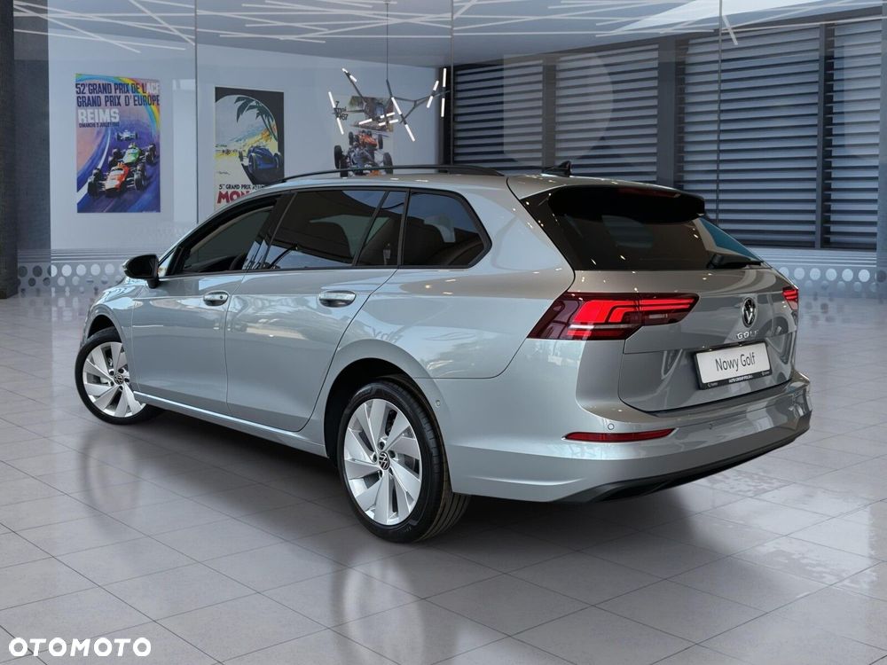 Volkswagen Golf Variant - 11