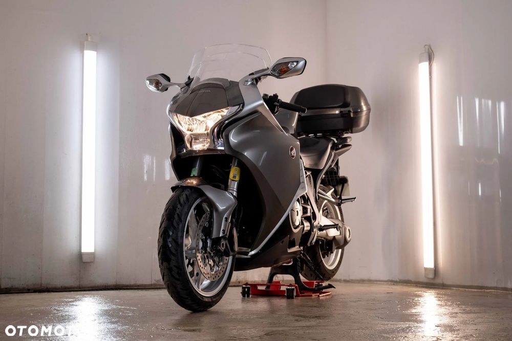 Honda VFR - 1