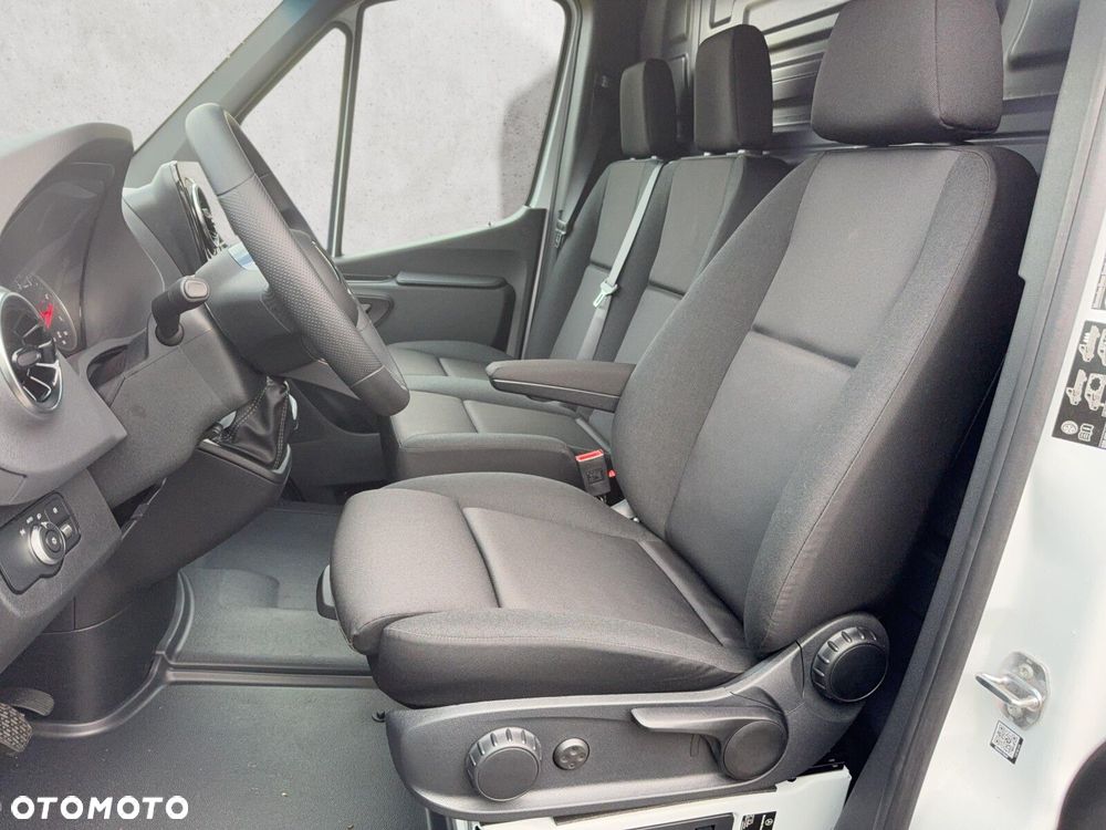 Mercedes-Benz Sprinter 317 CDI - 12