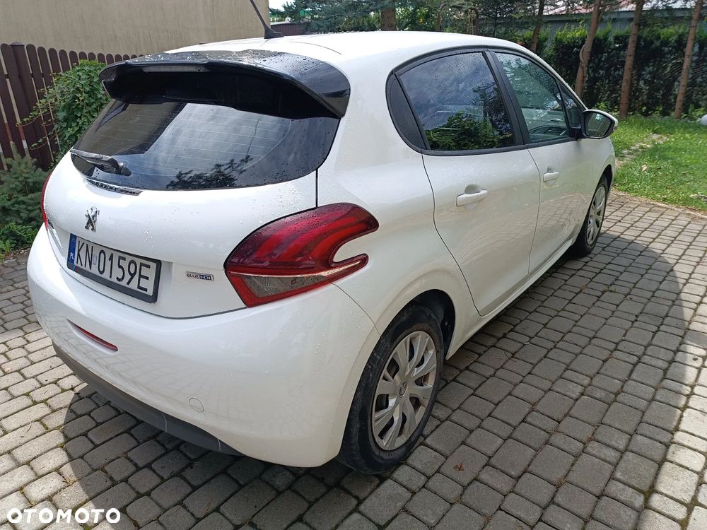 Peugeot 208 - 13