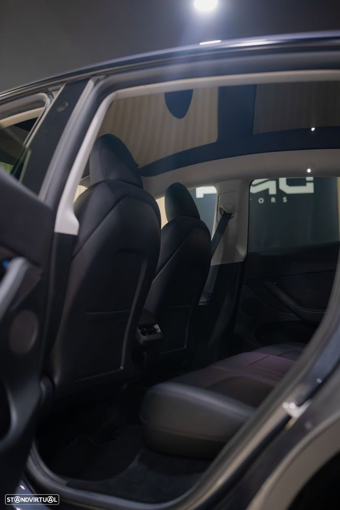 Tesla Model Y RWD - 35