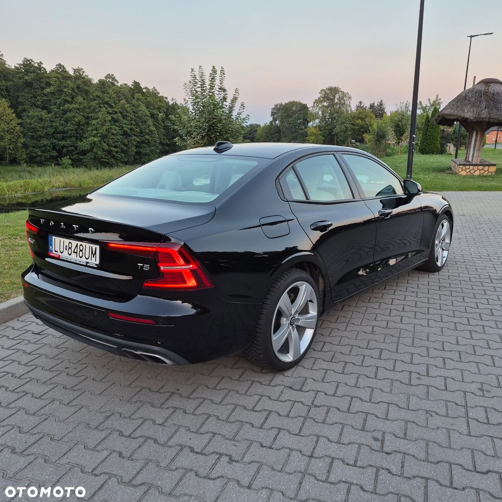 Volvo S60 T5 Momentum Pro - 5
