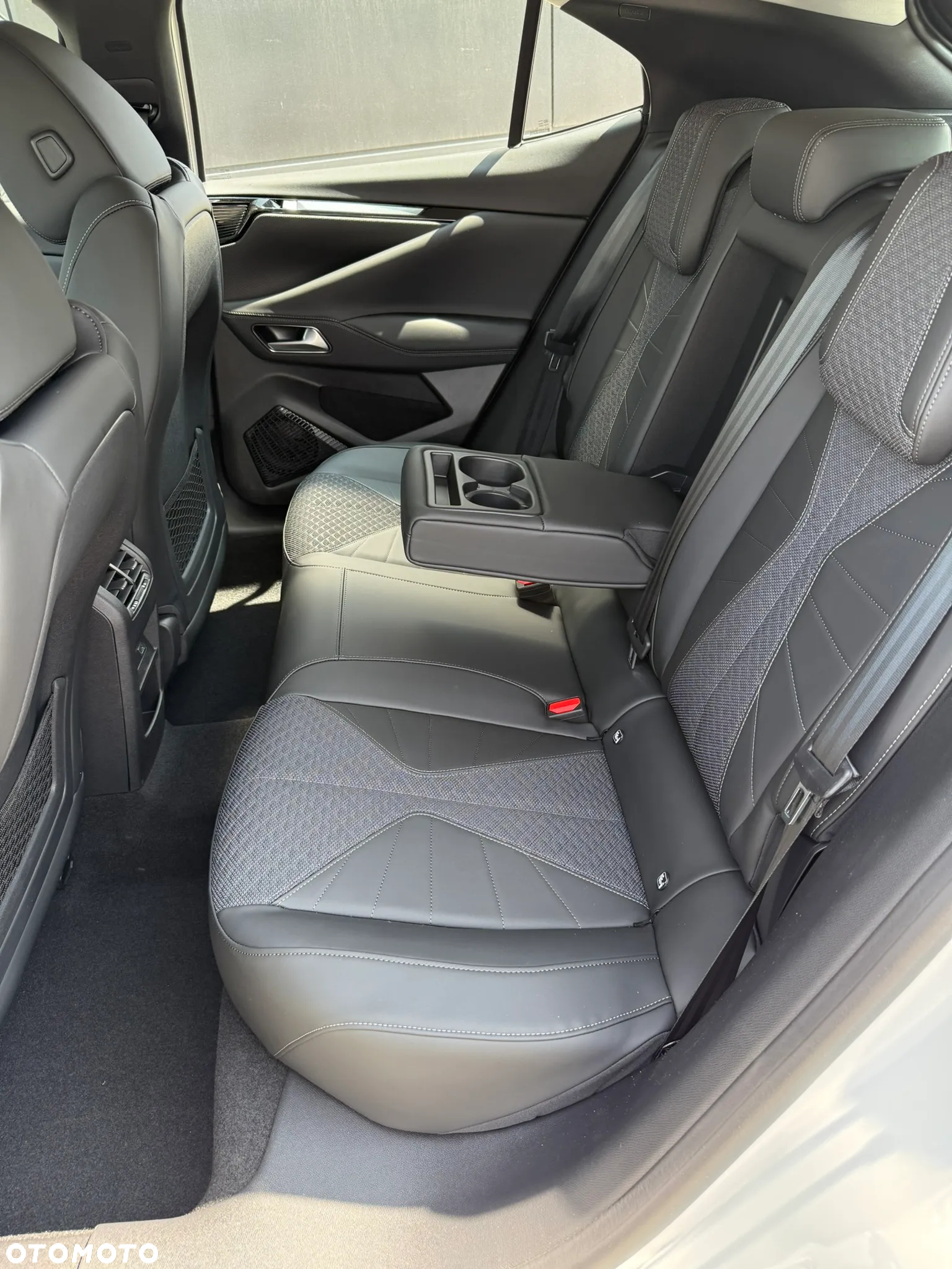 DS Automobiles DS 4 1.2 mHEV 136 Pallas eDCS6 - 7