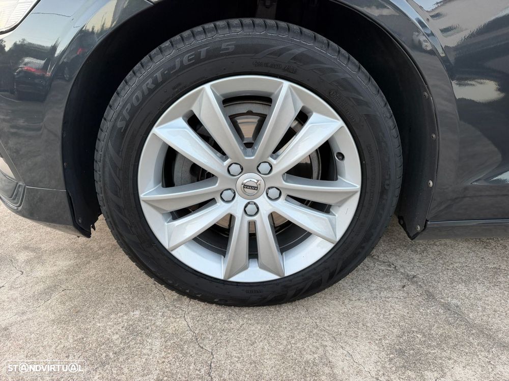 Volvo V60 2.0 D3 Momentum - 28