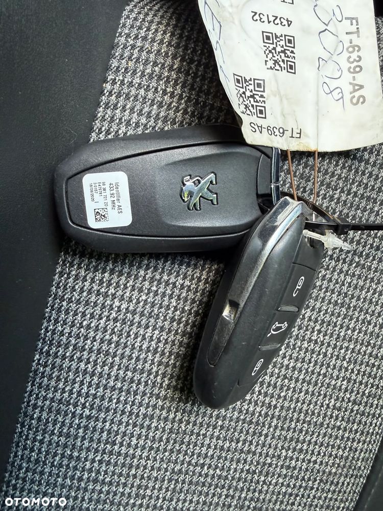 Peugeot 3008 PureTech 130 Stop & Start GPF EAT8 Allure - 11