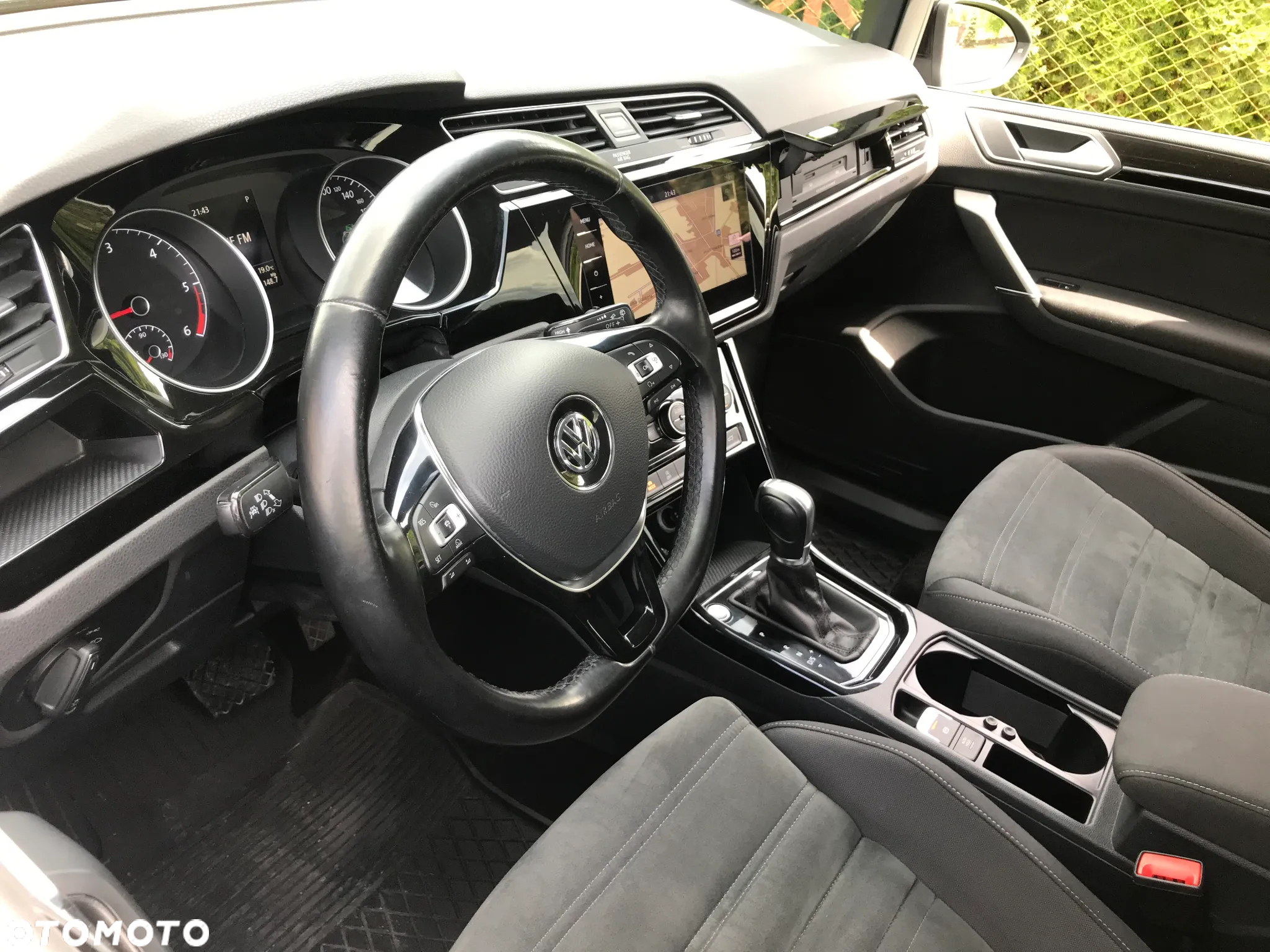 Volkswagen Touran 2.0 TDI BMT Highline DSG - 16