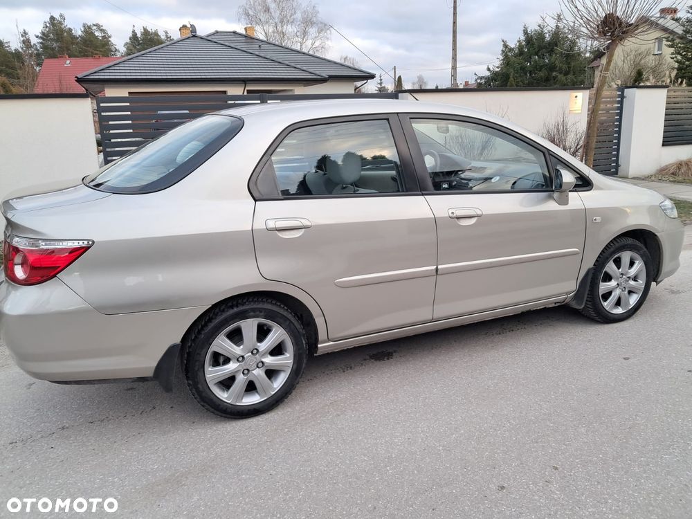 Honda City 2006 photo 4