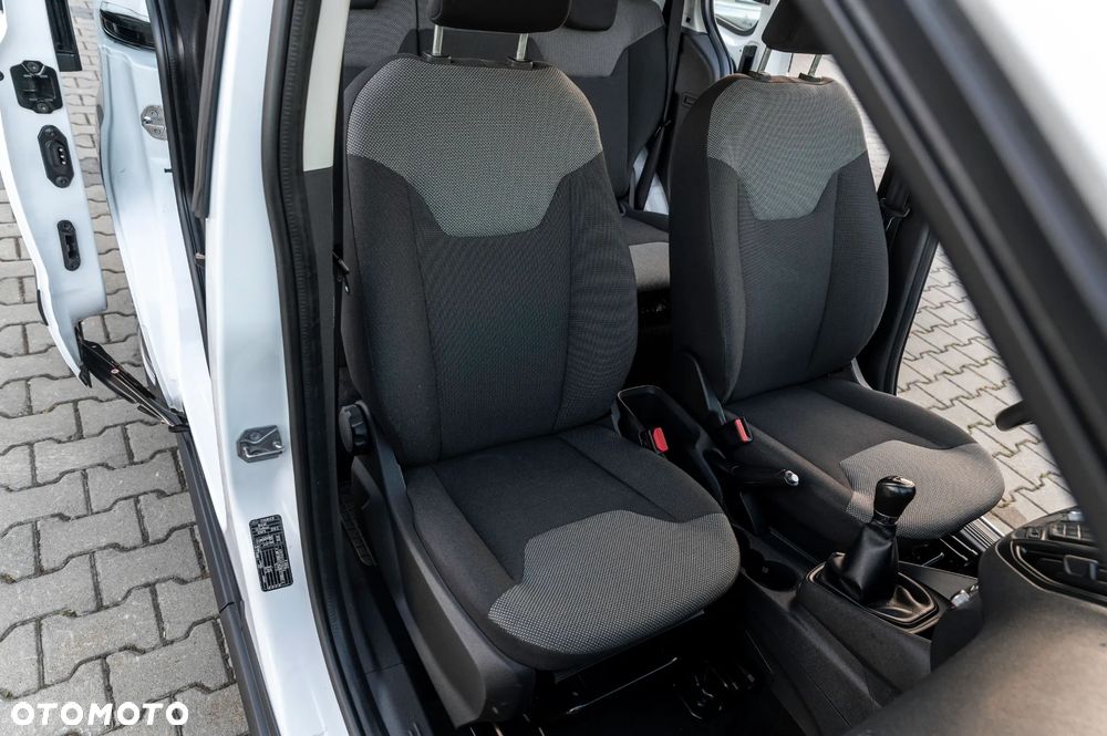 Ford Tourneo Courier 1.0 EcoBoost Trend - 24