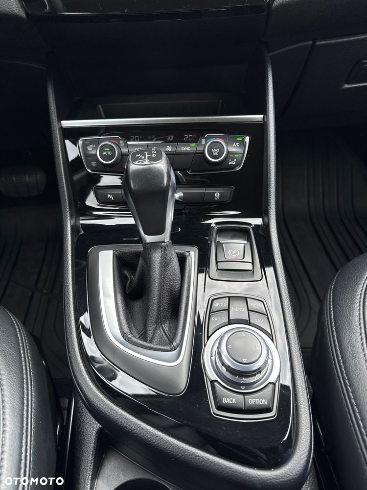 BMW Seria 2 218d Sport-Aut Advantage - 34