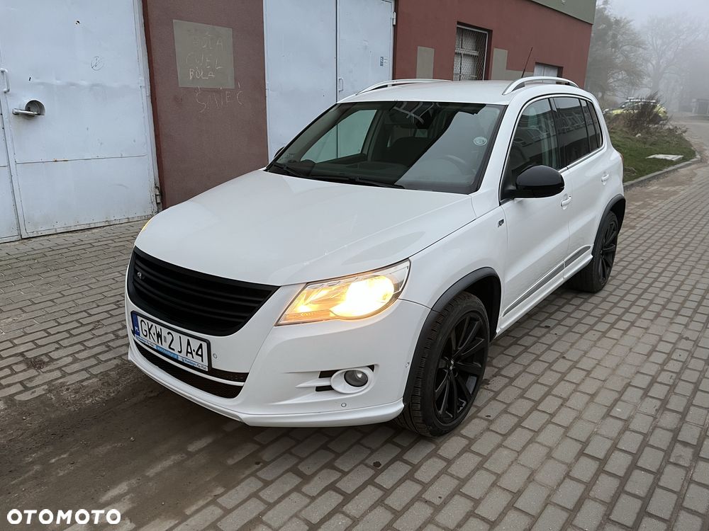 Volkswagen Tiguan - 1