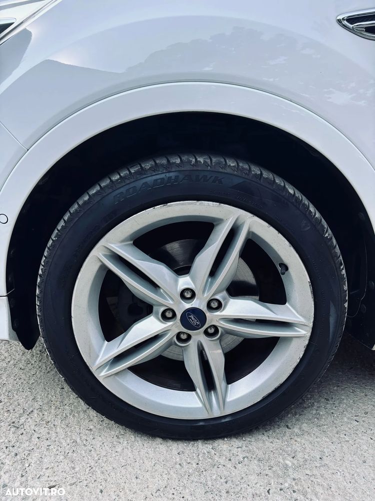 Ford Kuga 2.0 TDCi 2x4 ST-Line - 6