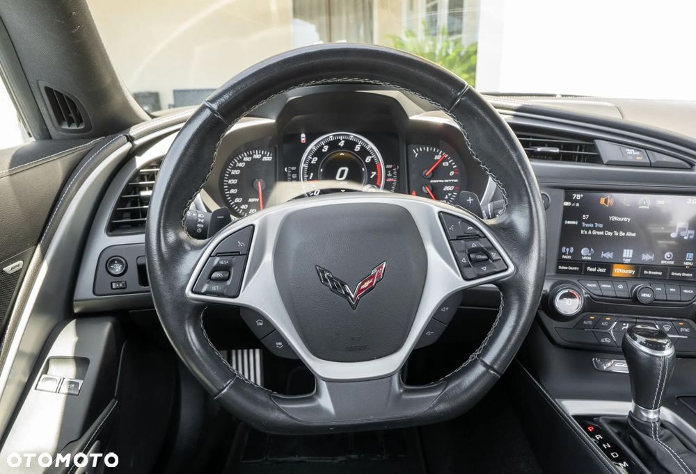 Chevrolet Corvette - 16