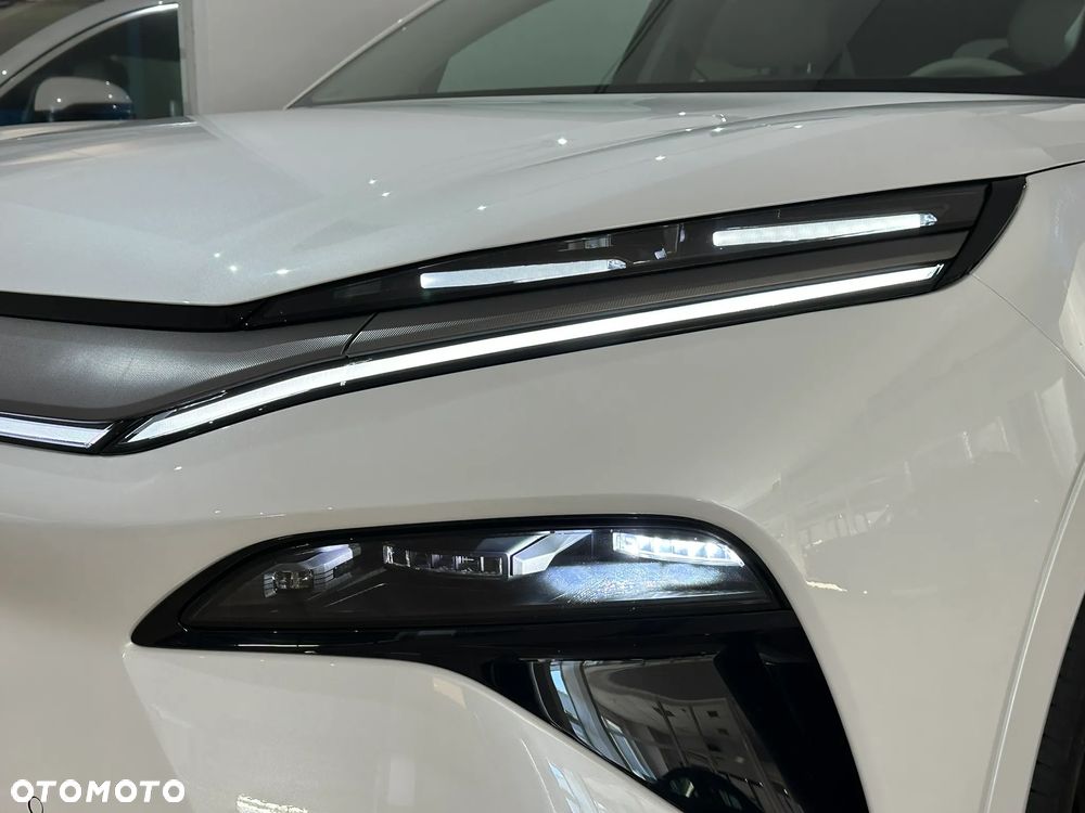 BYD Tang L - 7