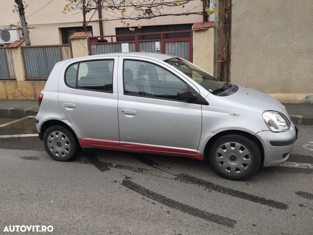 Toyota Yaris 1.0 Sol - 2