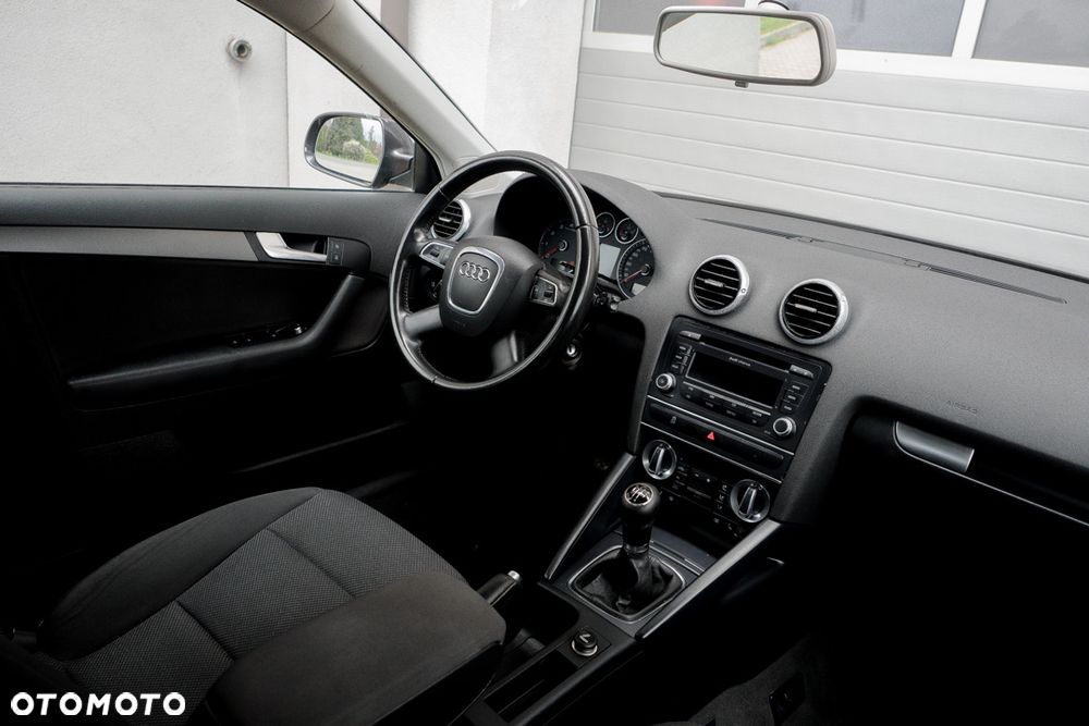 Audi A3 Sportback 1.6 Attraction - 28