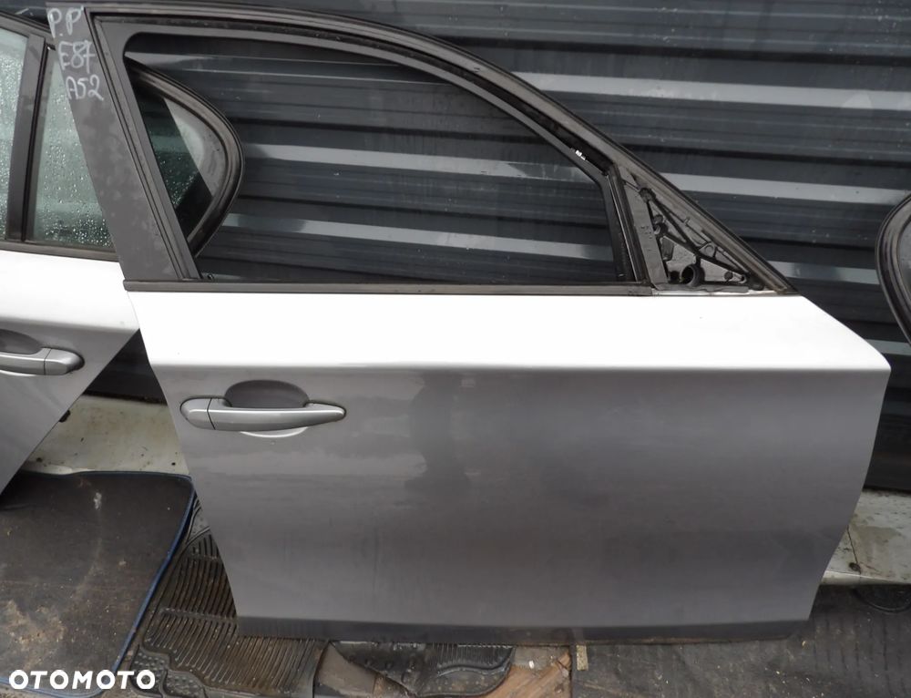 BMW - E87 - KOLOR A52 - DRZWI PRAWY PRZÓD - 1
