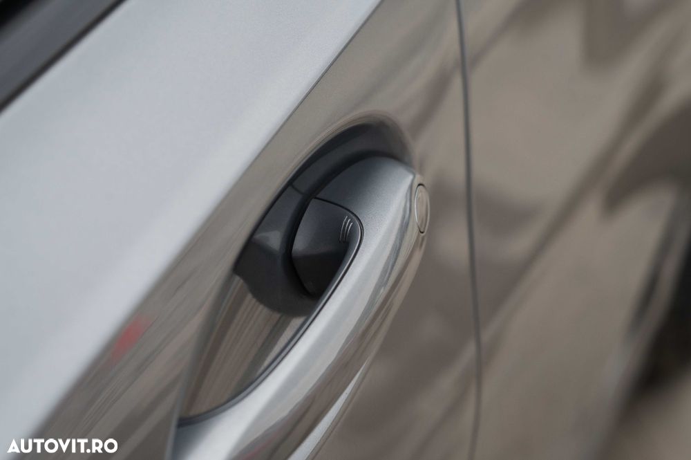 BMW Seria 3 320d Aut. Edition M Sport Shadow - 31