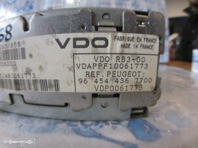 Radios 964544367700 PEUGEOT 206 2000 1.9D 70CV 3P CINZA VDO 22RC260/65S - 3