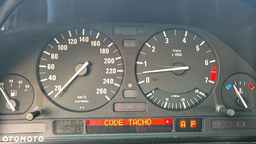 BMW Seria 5 540i - 9