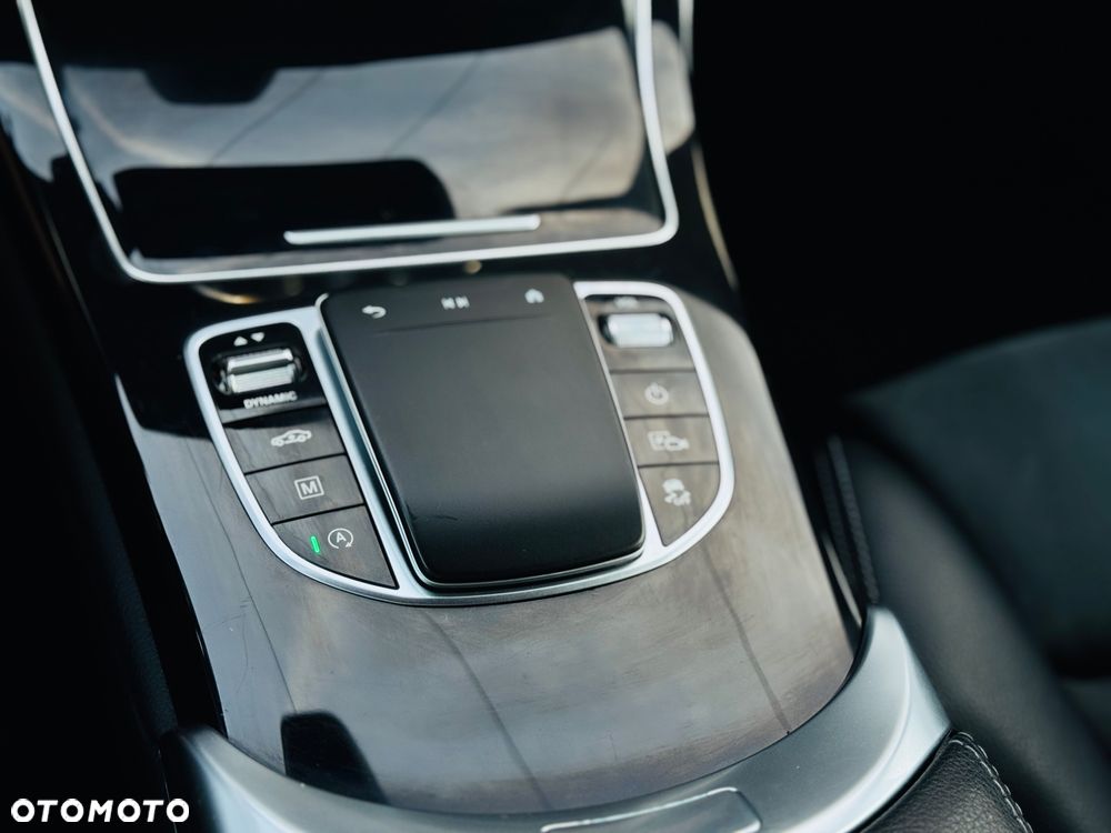 Mercedes-Benz GLC 300 d 4Matic 9G-TRONIC AMG Line Plus - 11