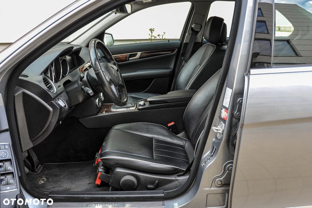 Mercedes-Benz Klasa C 350 BlueEff 4-Matic Elegance - 7