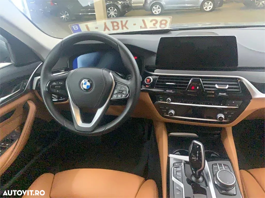BMW Seria 5 530i Aut. Luxury Line - 8