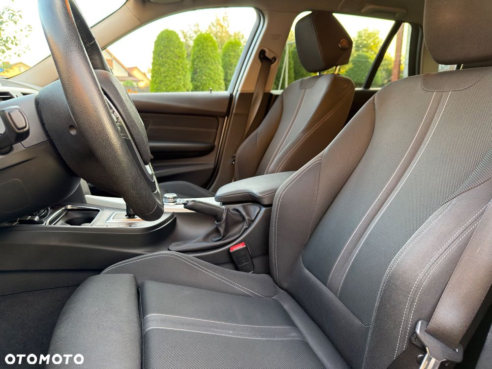 BMW Seria 3 318d - 16