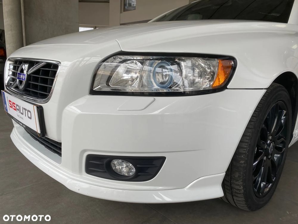 Volvo V50 D3 Momentum - 16