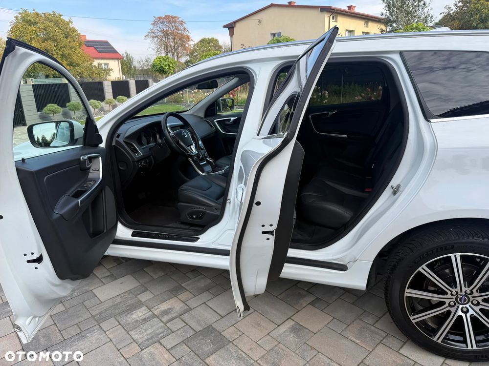 Volvo XC 60 D4 Geartronic Summum - 32