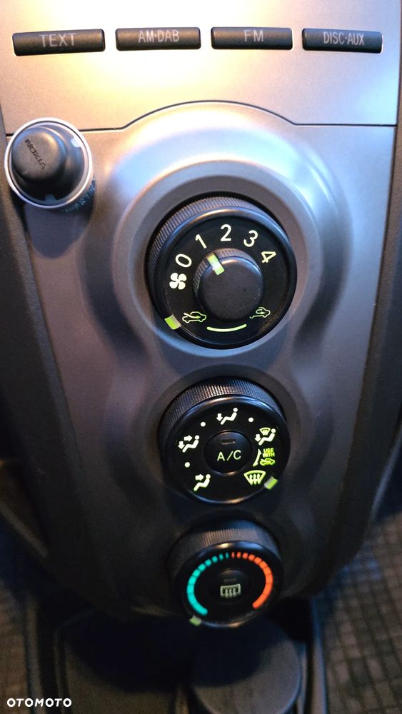 Toyota Yaris - 14