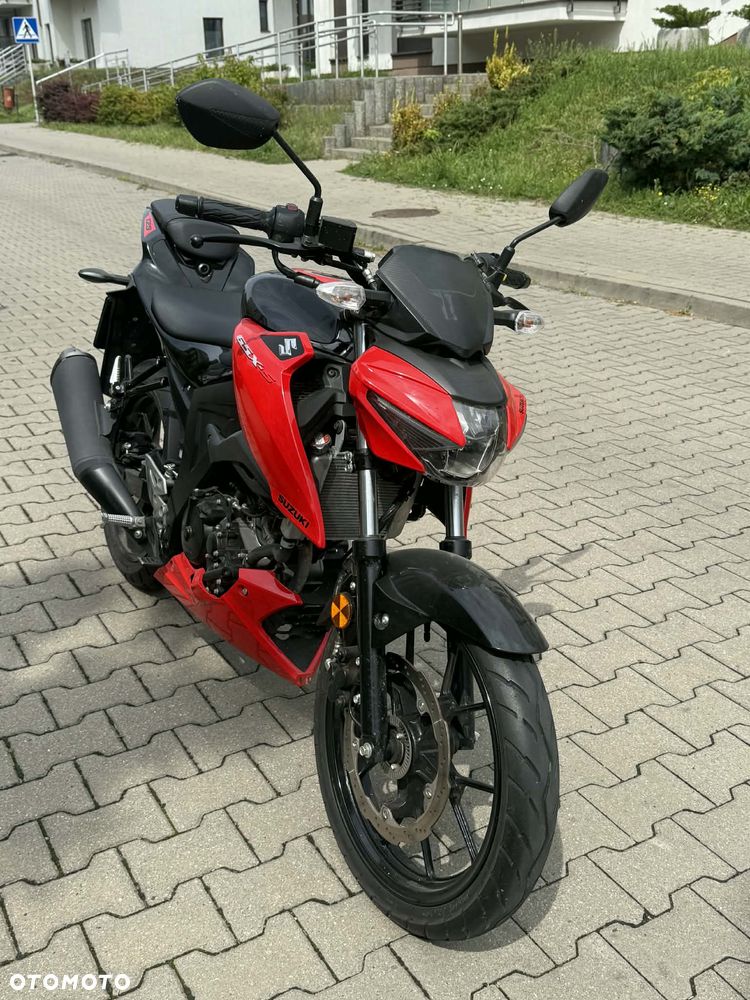 Suzuki GSX - 2