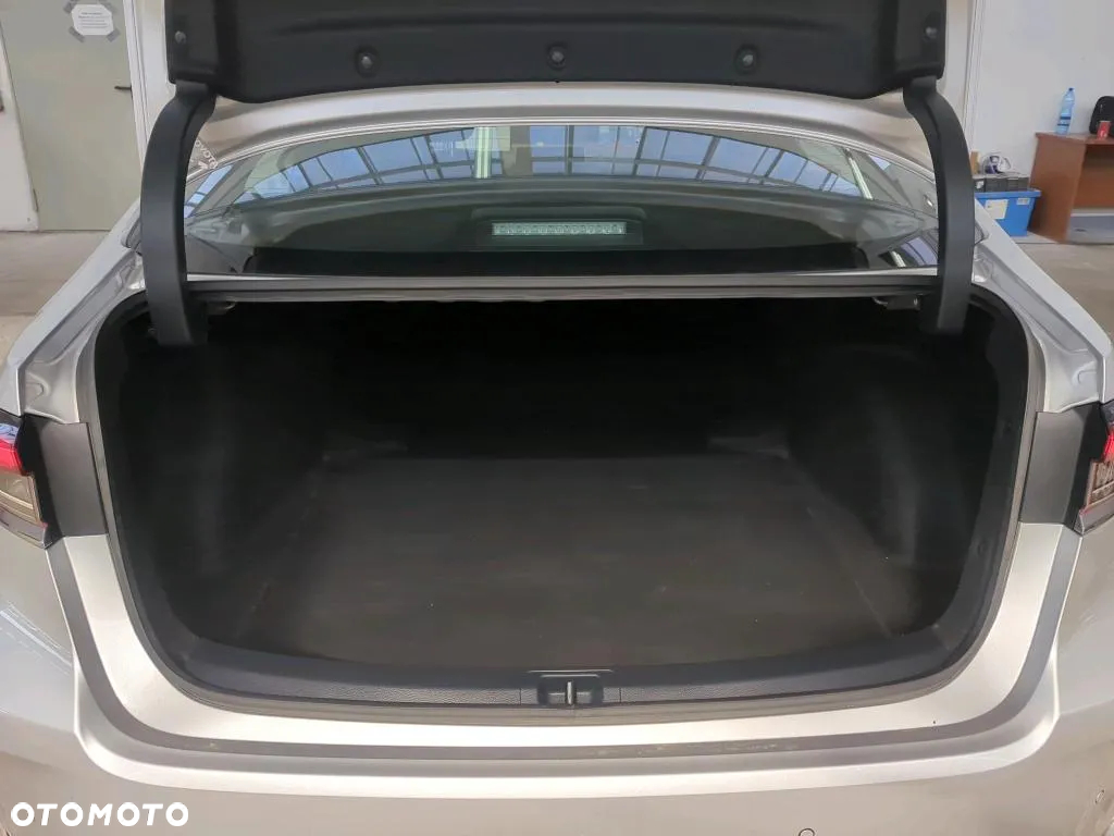 Toyota Corolla 1.6 Comfort - 39