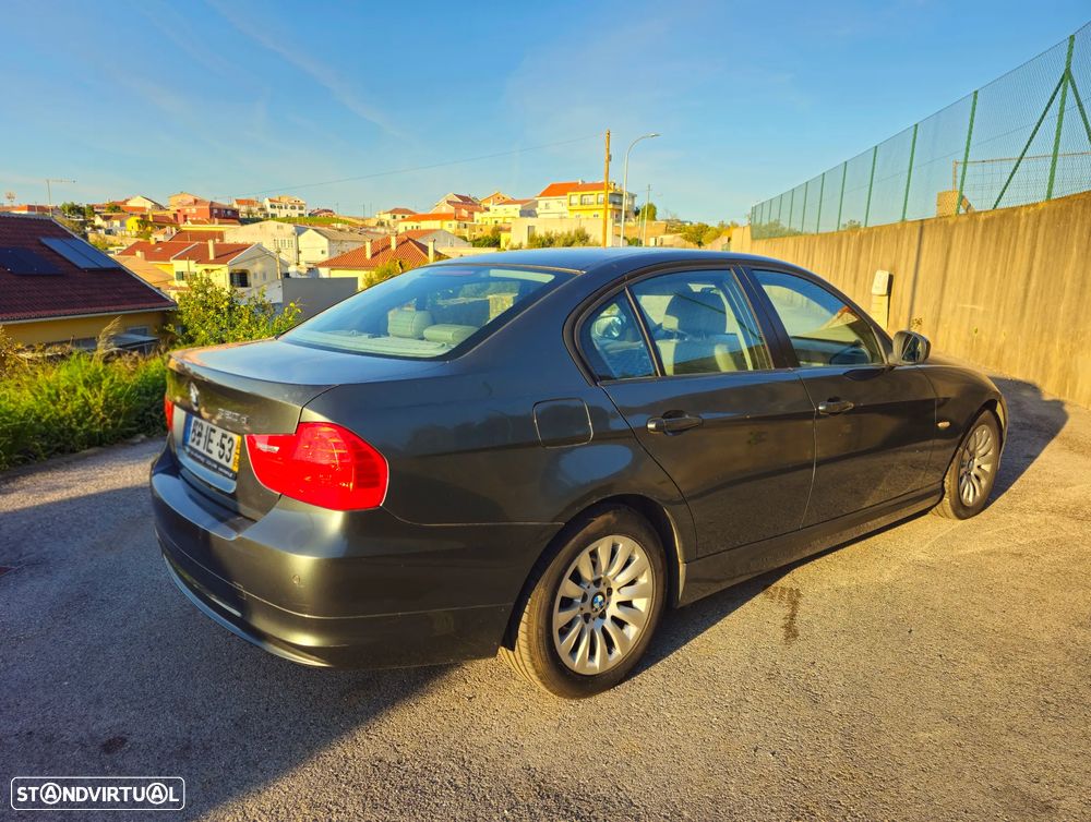 BMW 320 d Auto - 6
