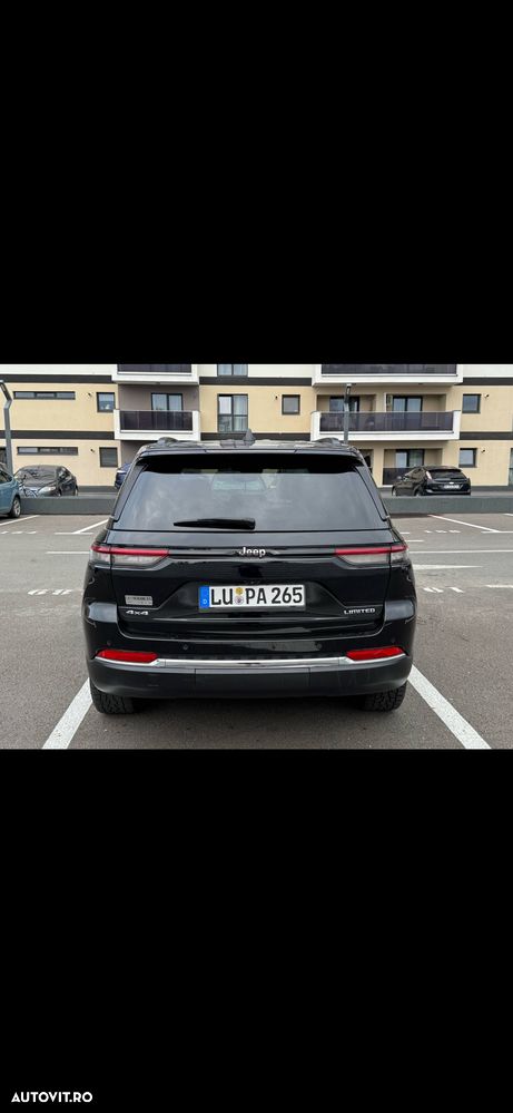 Jeep Grand Cherokee - 12